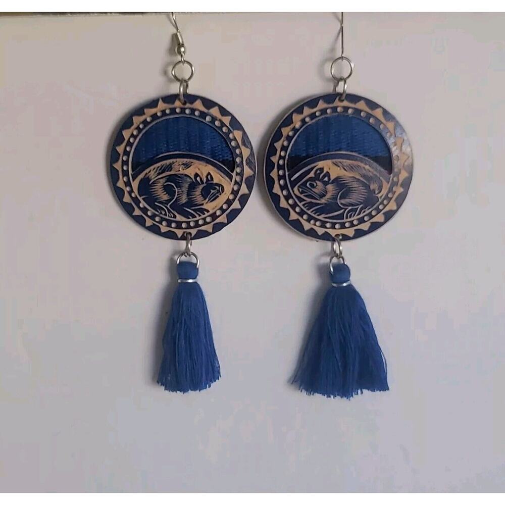 Hand Carved Gourd Earrings Oaxaca Mexican Folk Art 3" Long OOAK Squirrell? - Picture 3 of 5
